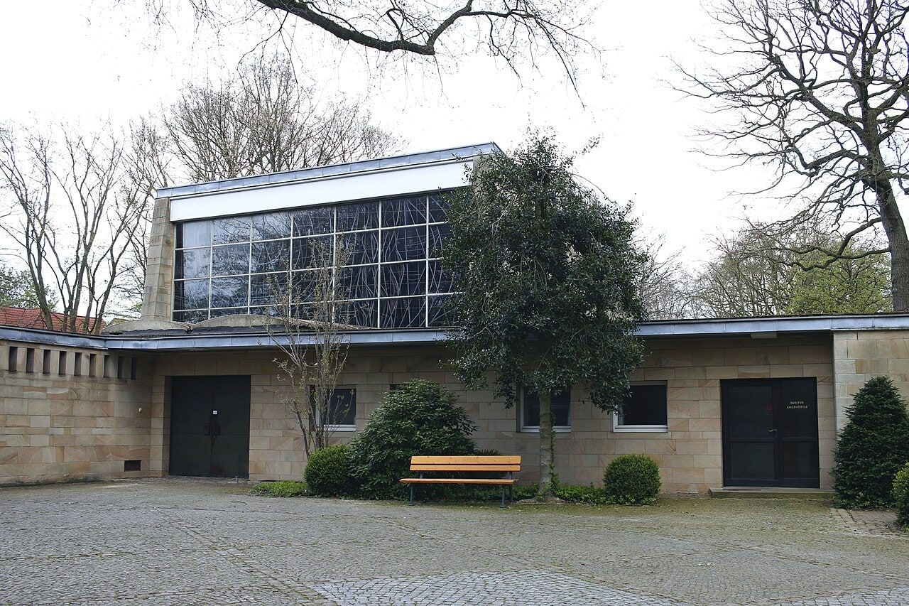 Feierhalle auf Friedhof Walle